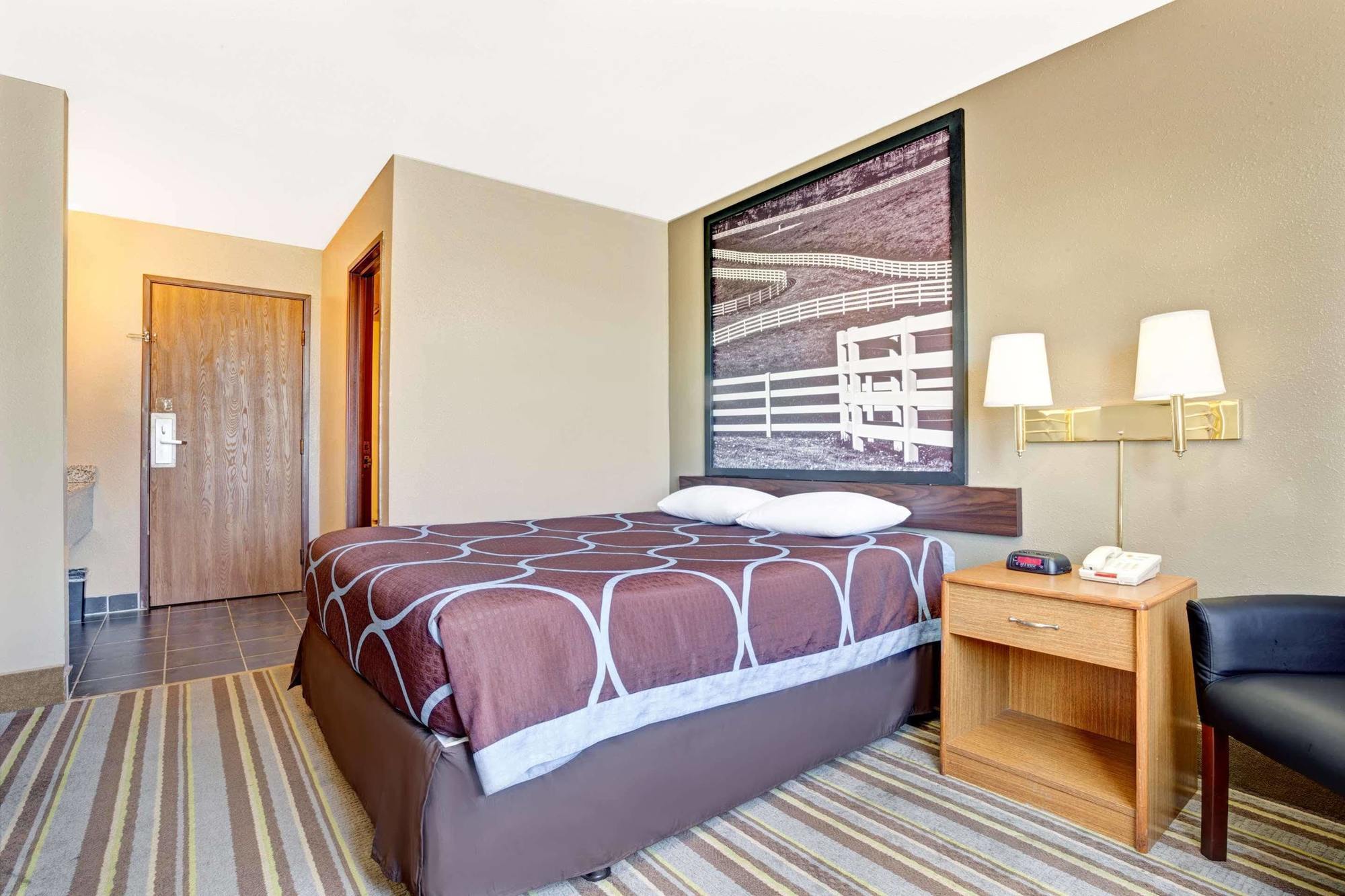 Super 8 By Wyndham Louisville Airport Buitenkant foto